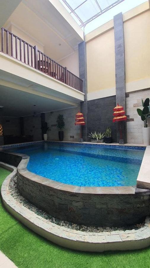 Batununggul Grand Puri Hotel מראה חיצוני תמונה