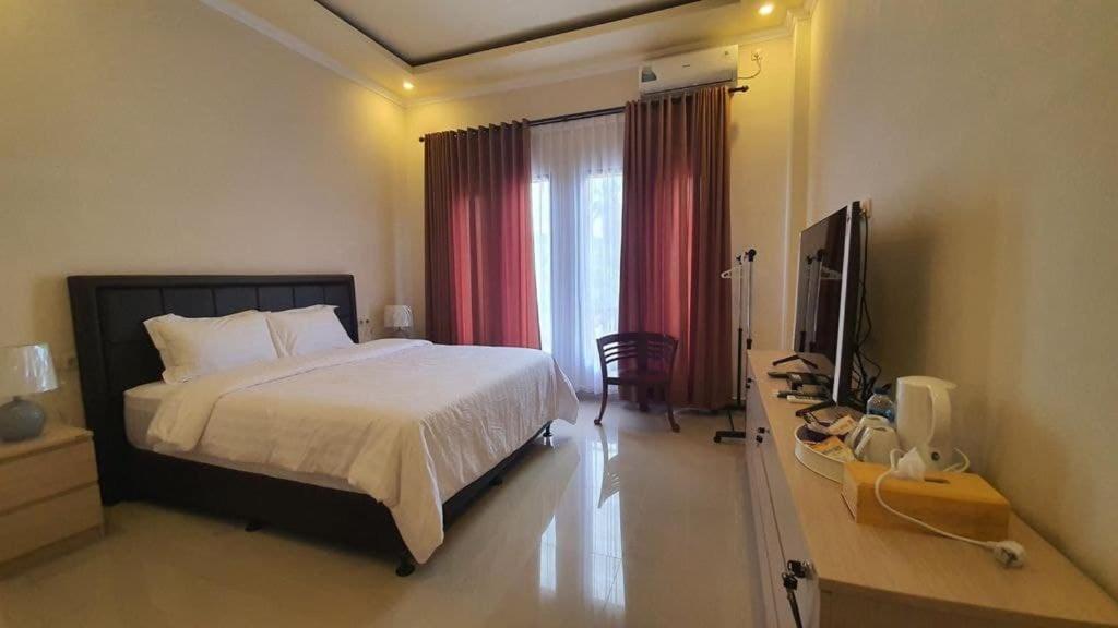Batununggul Grand Puri Hotel מראה חיצוני תמונה