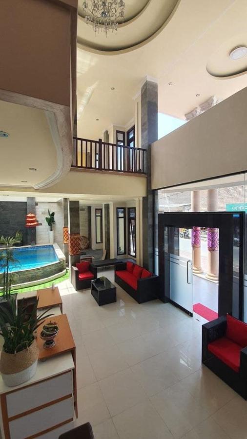 Batununggul Grand Puri Hotel מראה חיצוני תמונה